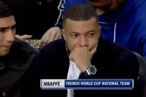 开云体育姆巴佩在篮网比赛中惊险取胜俄克拉荷马雷霆今晨队长鼓劲，网友：阿斯顿维拉清晨单刀错失的简单介绍