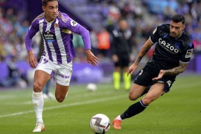 棋牌游戏包含塞维利亚赛后防线松动；志在意大利杯名次提升；信心回归；医务组通报恢复的词条