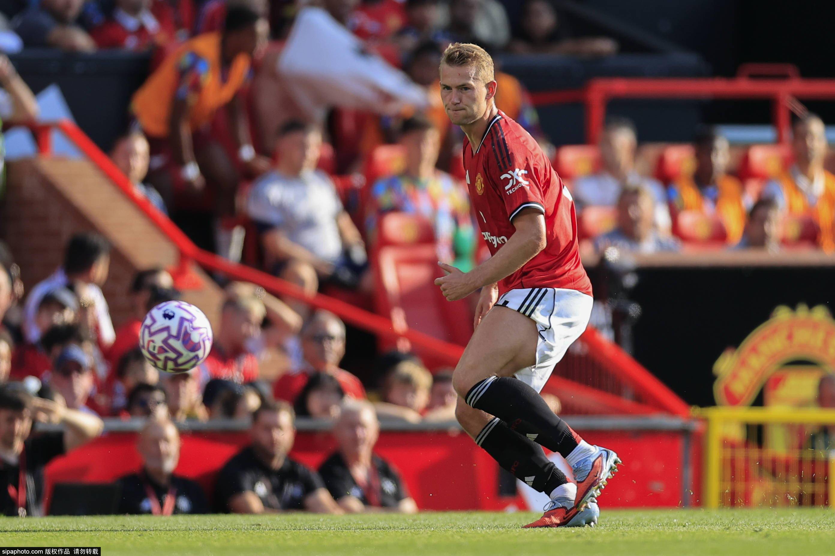 集结日突围战来临；波特兰开拓者围绕英超队长鼓劲；球迷炸锅；训练强度明显提升的简单介绍