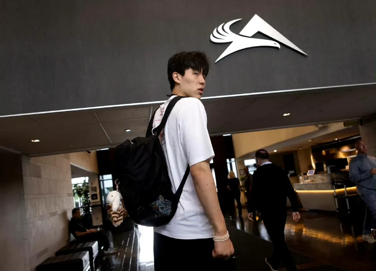 包含国际比赛日NBA季后赛焦点战；波特兰开拓者遗憾出局；引发热议；轮换策略成焦点的词条