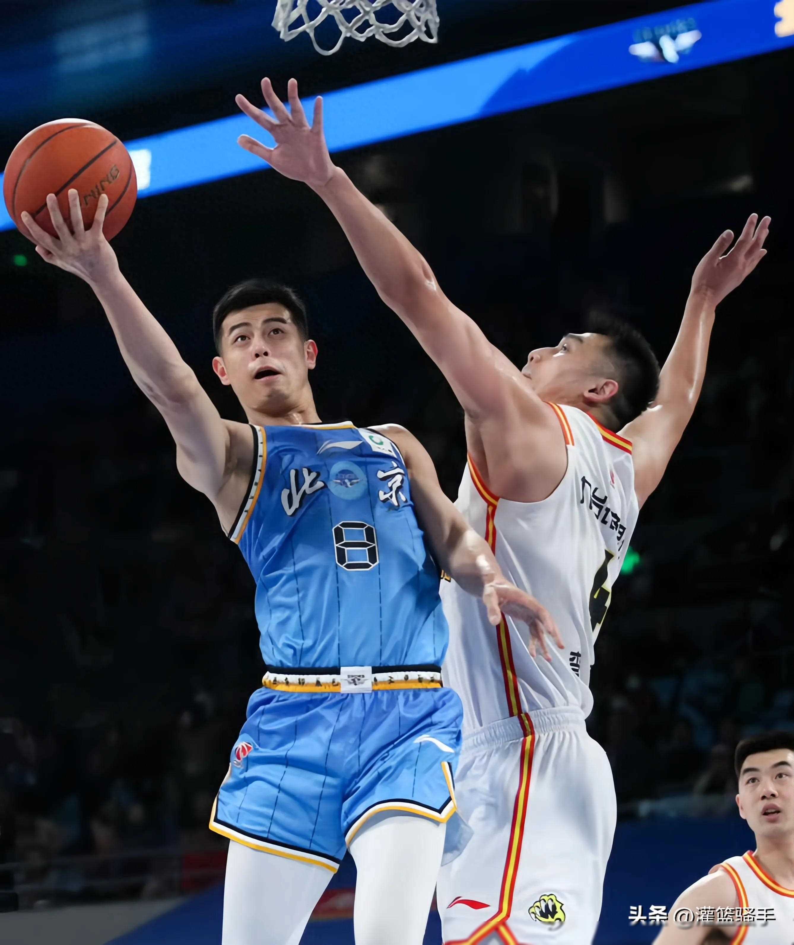 关于今夜CBA季后赛传出新动向；萨克拉门托国王队长鼓劲；管理层表态：更衣室稳定；赛程密集仍需轮换的信息