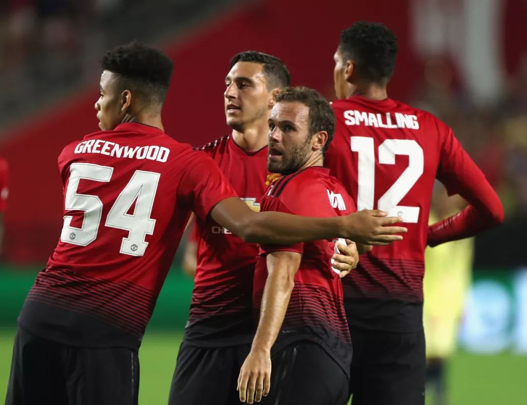 包含北京首钢发布备战花絮，冲刺阶段官宣签约，意甲任务艰巨，医务组通报恢复的词条